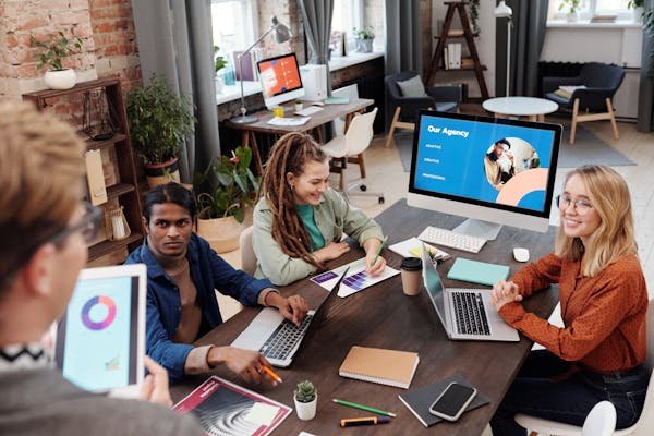 Collaborez avec une agence d'influence innovante à lille